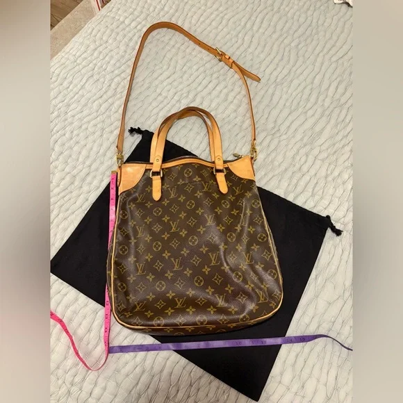LOUIS VUITTON
Monogram Canvas Odeon GM - Picture 12 of 16